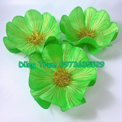 Hoa múa văn nghệ chất liệu nan sắt vẽ kim tuyến 40cm 10 cánh