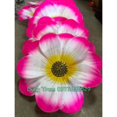 Hoa hồng 3D múa biểu diễn chất liệu nan sắt đàn hồi có chun cầm dưới đế hoa