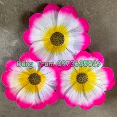 Hoa hồng 3D múa biểu diễn chất liệu nan sắt đàn hồi có chun cầm dưới đế hoa