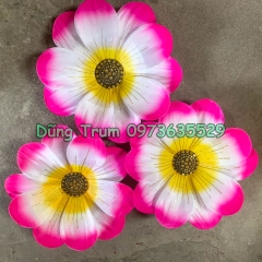 Hoa hồng 3D múa biểu diễn chất liệu nan sắt đàn hồi có chun cầm dưới đế hoa