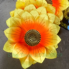 Hoa hướng dương múa văn nghệ vải lụa nan sắt đàn hồi 12 cánh 60cm to đẹp