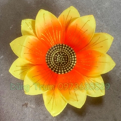 Hoa hướng dương múa văn nghệ vải lụa nan sắt đàn hồi 12 cánh 60cm to đẹp
