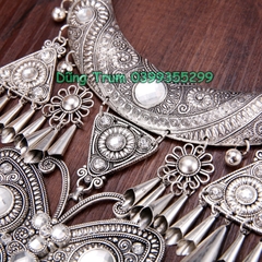 Kiềng cổ dân tộc hầu đồng, vòng cổ dài cổ điển biểu diễn DT009