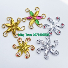 Cài đầu kim xa họa tiết hoa kết hợp dây cườm biểu diễn cực đẹp