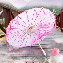 Ô Cổ Trang gắn tua rua chất liệu vải lụa đẹp, dù cổ trang biểu diễn trang trí