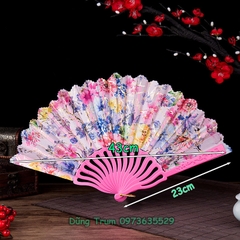 Quạt cổ trang nan nhựa họa tiết hoa sắc màu siêu đẹp DT385