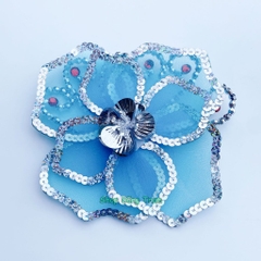 Cài đầu bông hoa biểu diễn văn nghệ siêu đẹp DT104