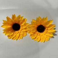 Hoa múa hướng dương đeo tay size mầm non tiểu học, hoa cầm tay múa biểu diễn cho bé