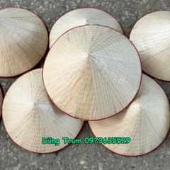 Nón lá biểu diễn