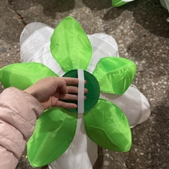 Hoa Ban Trắng múa cầm tay có chun dưới đế kích thước 60cm