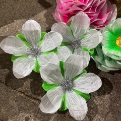 Hoa Ban Trắng múa cầm tay có chun dưới đế kích thước 60cm