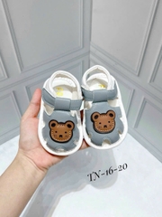 KB - Sandal xanh trắng đính gấu nâu(16-20)