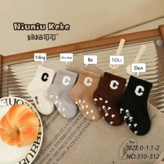 KK - Tất xù NIUNIU chữ C(3-12M)