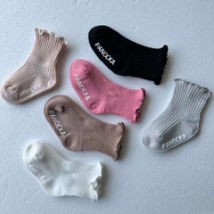 PANOCKA - SET 3 ĐÔI TẤT CỔ VIỀN REN