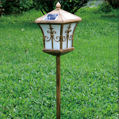 Đèn Cắm Cỏ sử dụng Năng Lượng Mặt Trời chiếu sáng Bãi Cỏ, Gốc Cây Sân Vườn