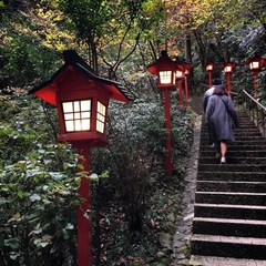 Cột Đèn Trang Trí Cảnh Quan đường dẫn vào Đình/Chùa/Nhà Thờ có Đầu Đèn Kiến Trúc JAPAN