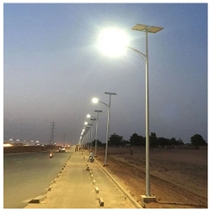 Đèn Năng Lượng Mặt Trời Thắp Sáng Đường Phố Đô Thị