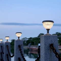 Đèn Đầu Trụ Cột Hàng Rào Sân Vườn/Công Viên sử dụng Năng Lượng Mặt Trời để chiếu sáng và trang trí cảnh quan