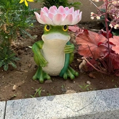Đèn LED Mô Phỏng Con Ếch Frog Cầm Hoa Sen Phát sáng 3D Frog Fiberglass Light làm từ sợi thủy tinh nhựa Zalaa dành cho Dự án Vườn Ánh Sáng
