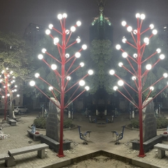Đèn Trang Trí Cây Thông Lắp Tay Cầu D200 Cao 5m D141/76