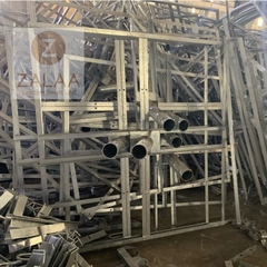 Khung Đỡ Tấm Pin  Của Cột Đèn Năng Lượng Mặt Trời - Sản Xuất Theo Yêu Cầu