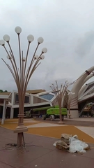 Trùm Cột Đèn nhiều tay bóng đầu quả cầu ZALAA Đẹp Lạ Giải pháp trang trí nghệ thuật cho sân vườn công viên