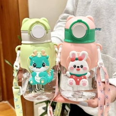 Bình nước có ống hút