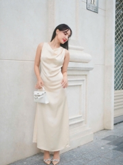 Đầm Lụa Cổ Đổ Sát Nách Xếp Ly