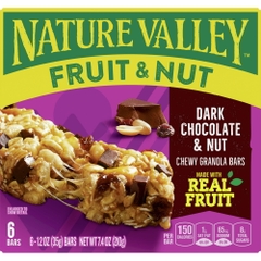 Thanh Ngũ Cốc Socola Đen Mix Trái Cây Và Hạt Nature Valley Chewy Granola Bar Dark Chocolate & Nuts, Hộp 6 Thanh x 35g