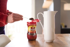 Cà Phê Đen Hòa Tan Uống Liền Folgers Classic Roast Instant Coffee Crystals, Hộp 226g (8 Oz.)