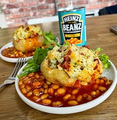 Đậu Hầm Sốt Cà Chua Đóng Hộp Heinz Beanz in a Rich Tomato Sauce, Lon 415g