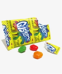 Kẹo Dẻo Nhân Sốt Trái Cây Gushers Variety 2 Vị Dâu Tây Và Trái Cây Nhiệt Đới, Hộp 136g (6 Gói)