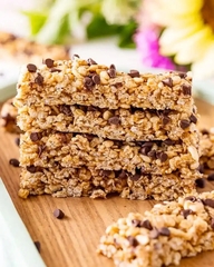 Thanh Ngũ Cốc Bơ Đậu Phộng Socola Hữu Cơ Annie's Organic Peanut Butter Chocolate Chewy Granola Bars, Hộp 6 Thanh x 25g
