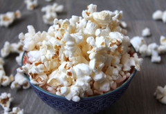 Bắp Rang Bơ Lò Vi Sóng (Bỏng Ngô) Frit Ravich Microwave Popcorn Butter Flavour, Gói 90g