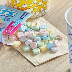 Kẹo SweeTARTS Original Vị Trái Cây Chua Ngọt, Hộp 141g (5 oz)