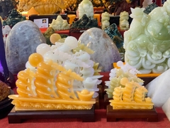 Tác phẩm Thuận buồm xuôi gió (KT 20 x 20cm)