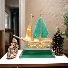 Tác phẩm Thuận buồm xuôi gió (KT 23 * 17 cm)