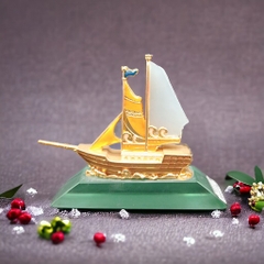 Tác phẩm Thuận buồm xuôi gió (KT 13 * 15 cm)