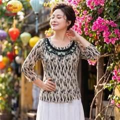 26110 - Áo Kiểu Tay Lỡ Thêu Hoa Sen Đính Đá Pha Lê Đen