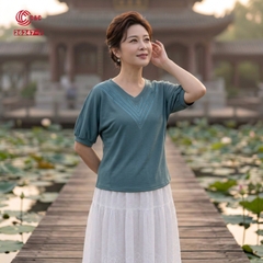 26247 - Áo Tay Ngắn Kiểu Cánh Dơi Thêu Phối Đá Chữ V