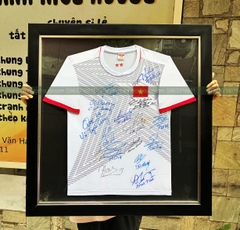 KHUNG ÁO ĐẤU ĐỘI TUYỂN VIỆT NAM VIỀN ĐEN CHỈ BẠC