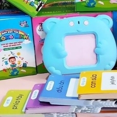 Máy đọc thẻ song ngữ Anh Việt cho bé
