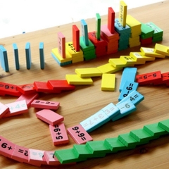 Đồ chơi toán học Domino