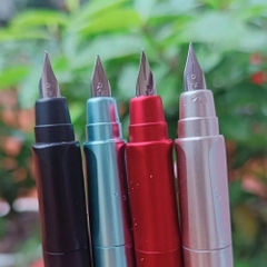 combo 4 bút máy bấm ngòi EF + hộp 50 ống mực không xóa màu đen