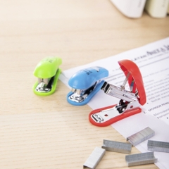 Dập Ghim Số 10 Mini Deli Stapler 0253 ( Kèm Hộp Ghim )