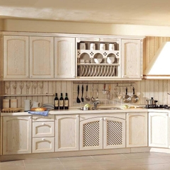 Nhà bếp với đá lát kệ bếp sang trọng