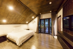 WHITE VILLA