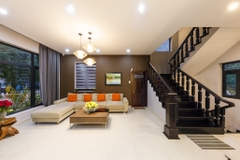 WHITE VILLA