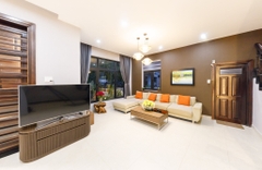 WHITE VILLA