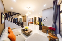WHITE VILLA